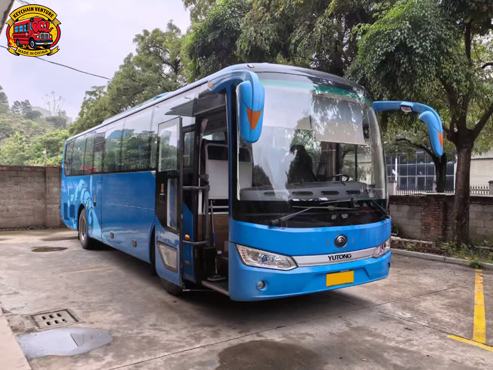 Asi Evelia Bɔs Yutong ZK6115