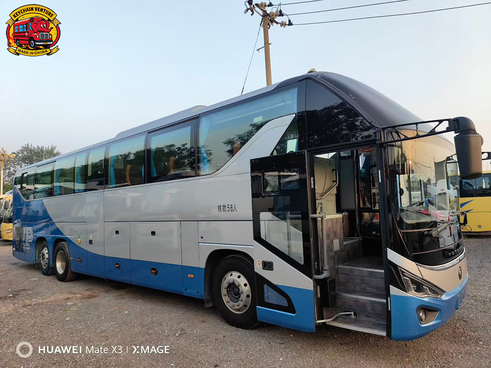 Otobusa Luxury &ucirc; Coach Yutong ZK6137